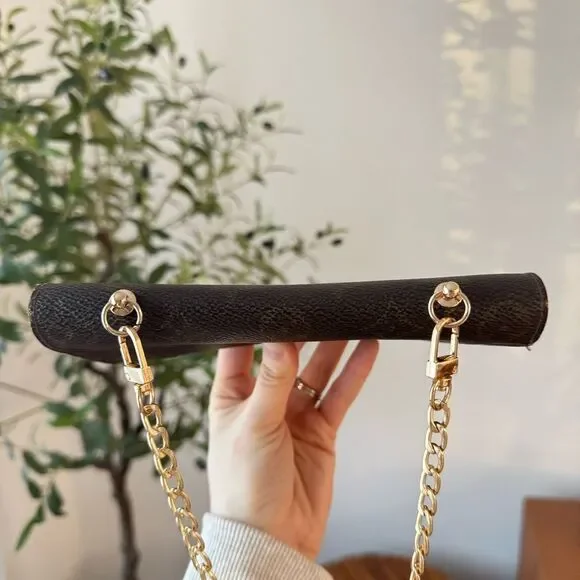 ✅AUTHENTIC✅LOUIS VUITTON WALLET ON A CHAIN - Picture 4 of 15